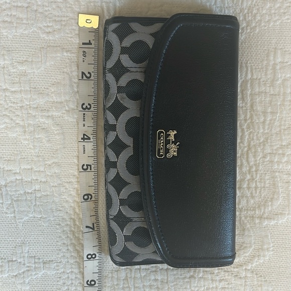 Coach Women's Wallet - Picture 1 of 6